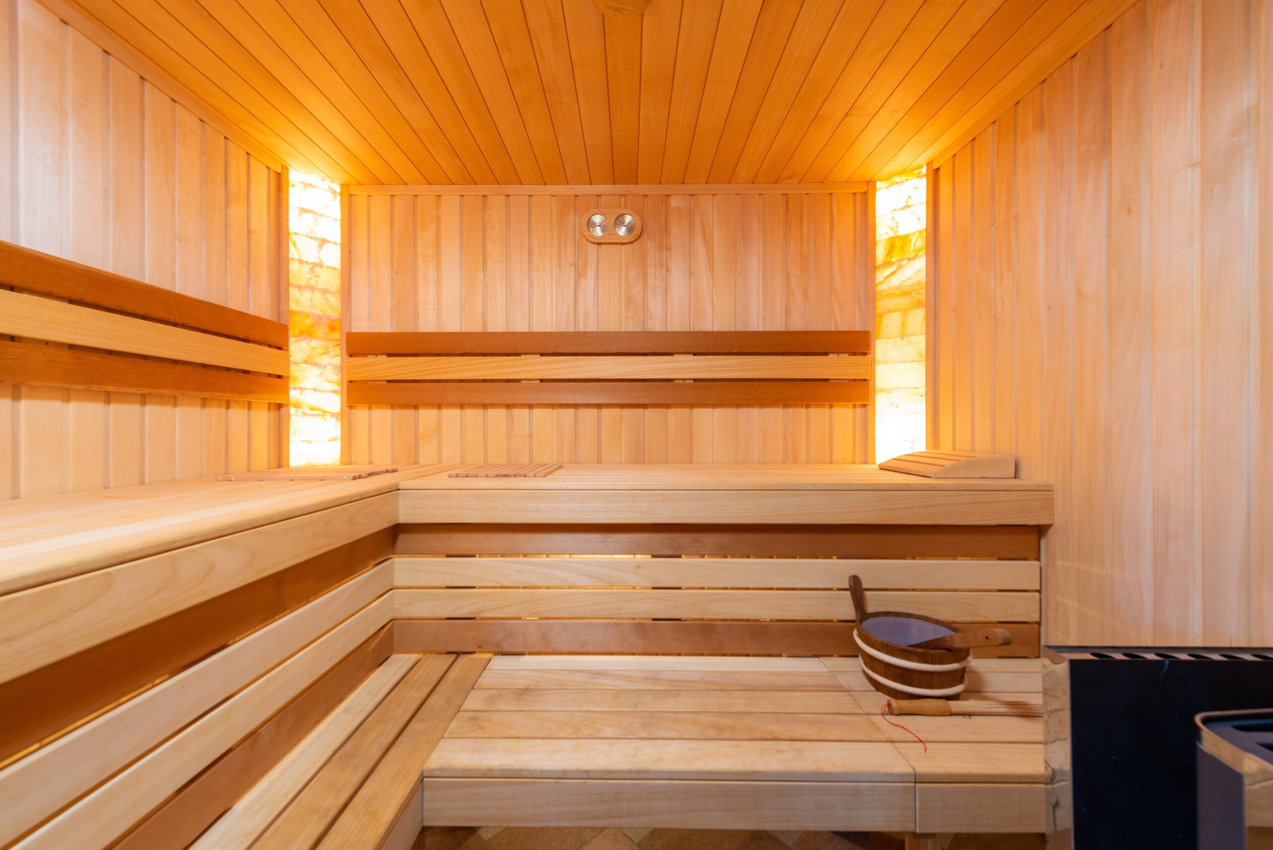 Entspannungs-Yoga in der Sauna – Schwitzen und Bewegung, ist das gesund? –  ProEntspannung %